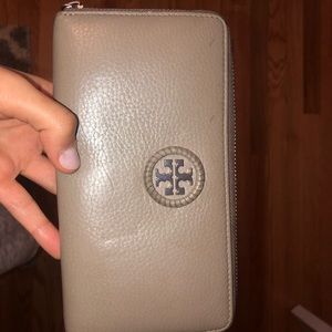Tory Burch beige wallet